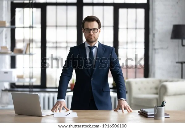 Pasta com documentos contábeis para entrega na troca de contador